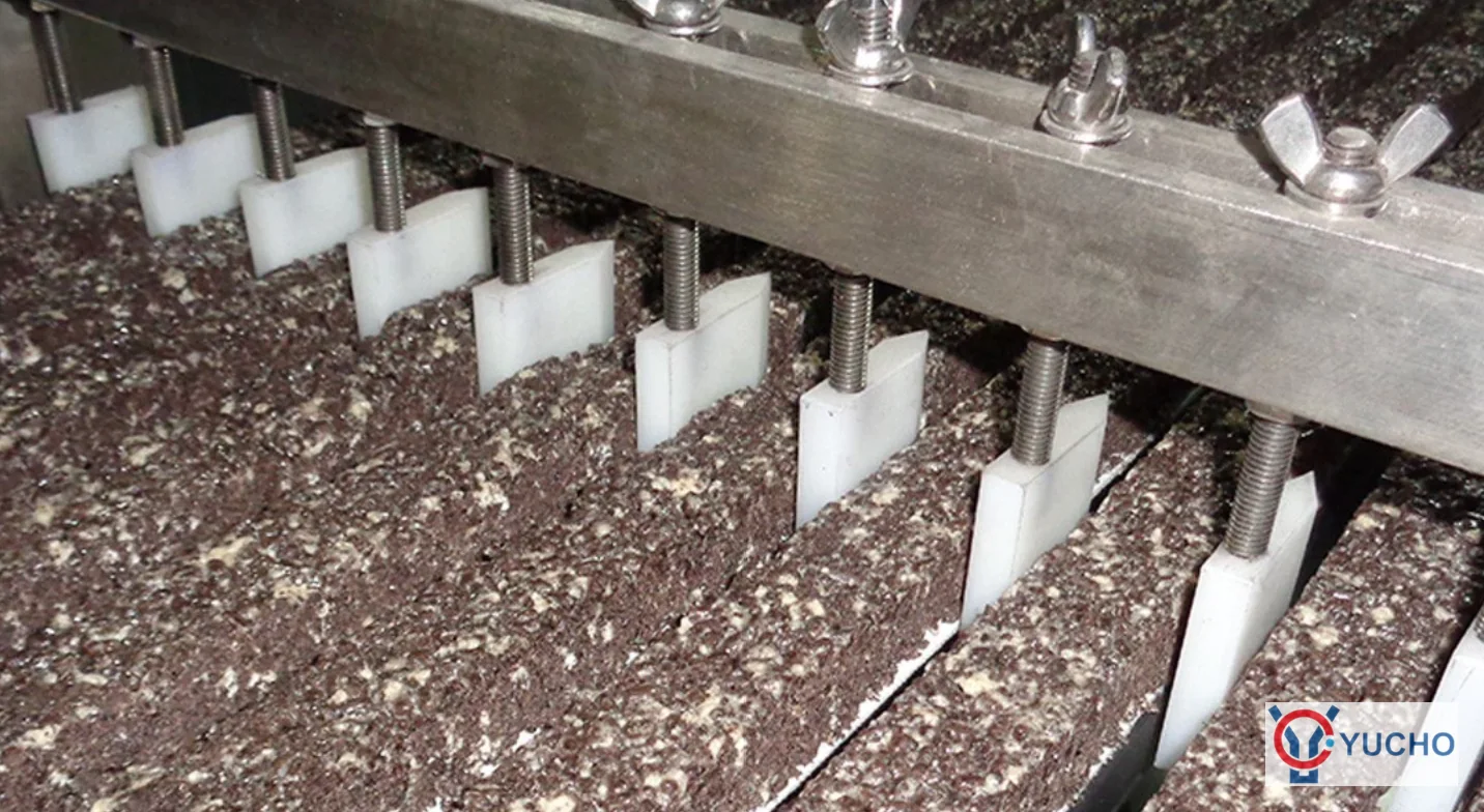 High-speed cutter for protein bar production